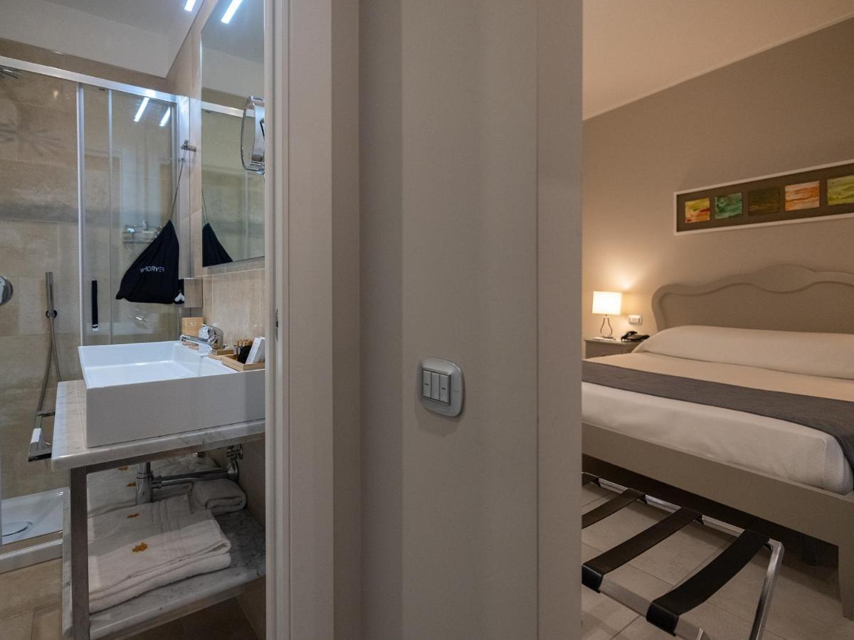 Residenza San Ferdinando Otel Napoli Dış mekan fotoğraf